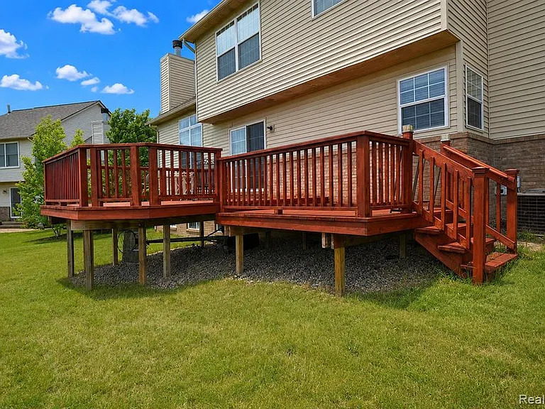 4890 Spring Meadow Dr — Photo 19