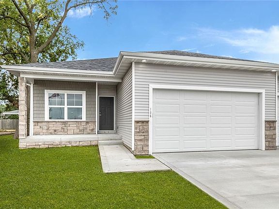 3rd image of 204 NE Little Beaver Dr