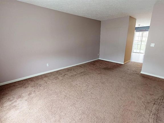 4th image of 15507 Nantucket Dr #3
