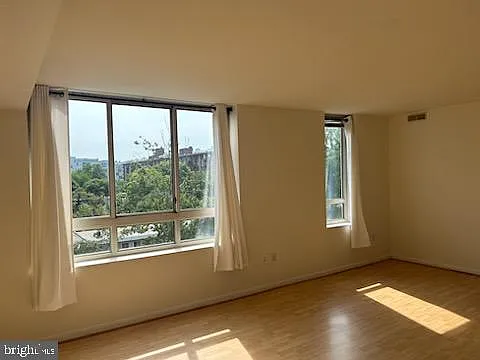 350 G St SW #525 — Photo 2