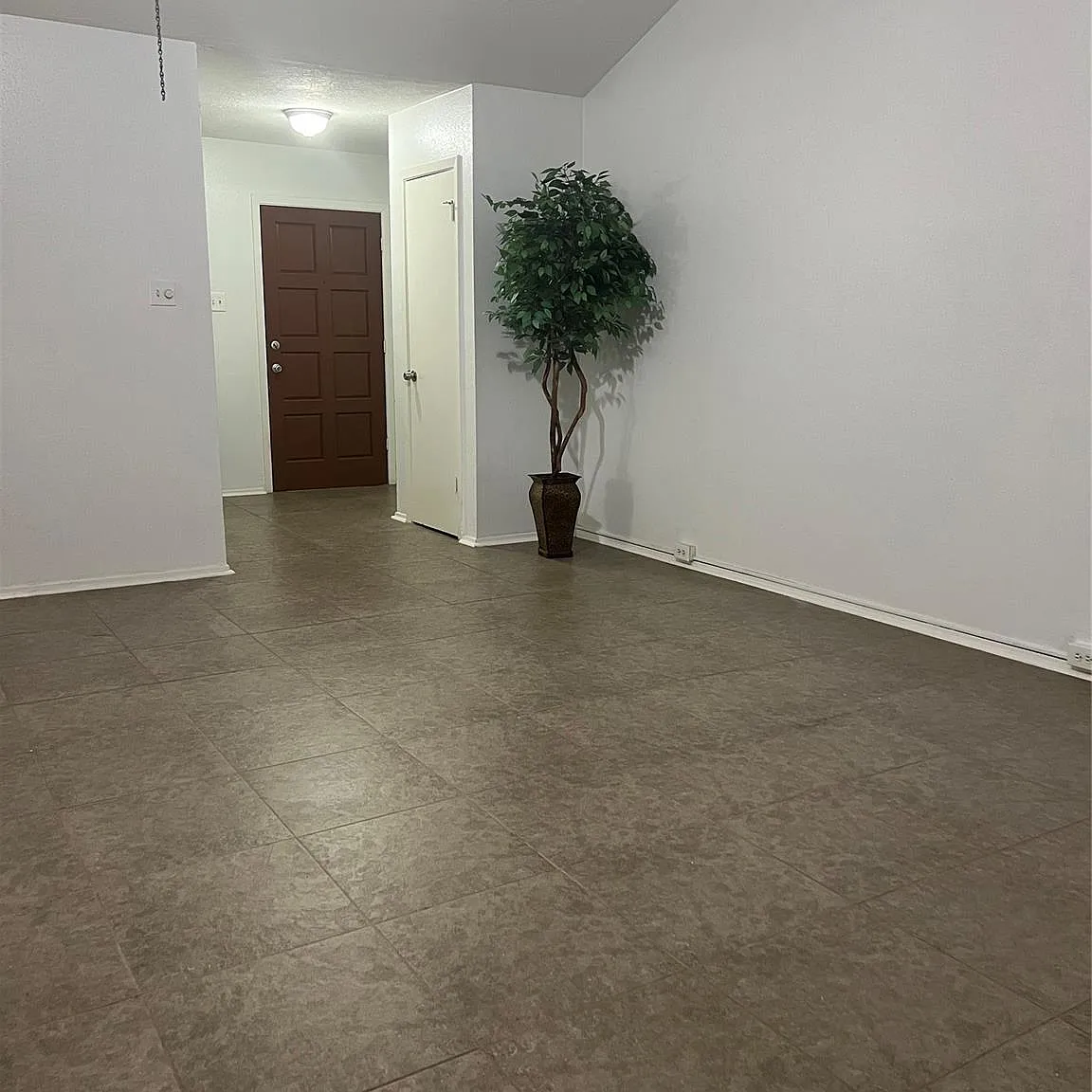 2 bed, 2.0 bath, 1358 sqft, $1,495 — Photo 3