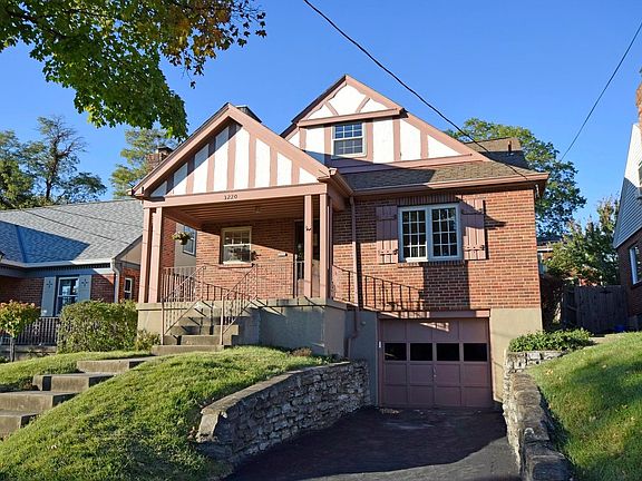 3rd image of 3220 Ashwood Dr