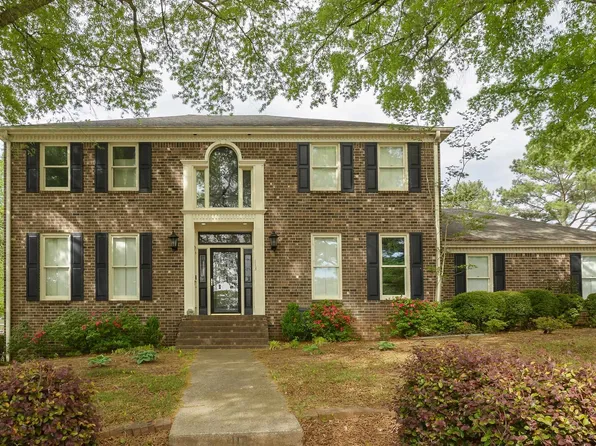 113 E Queensbury Ln, Florence, AL 35630