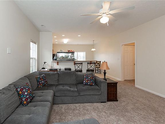 4th image of 830 Baden Manor Dr