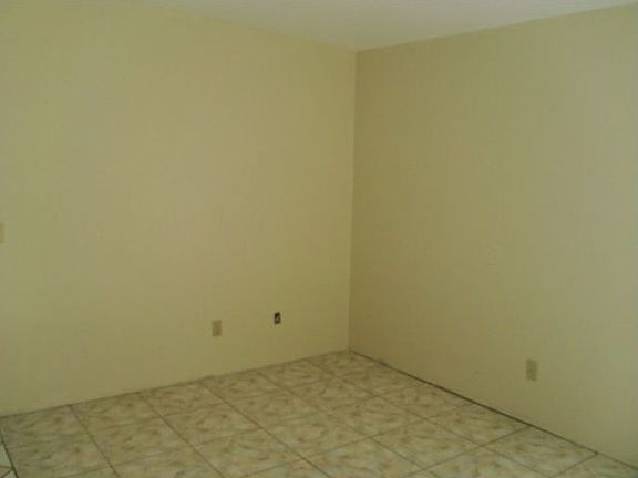 5th image of 2524 Oak Park Way