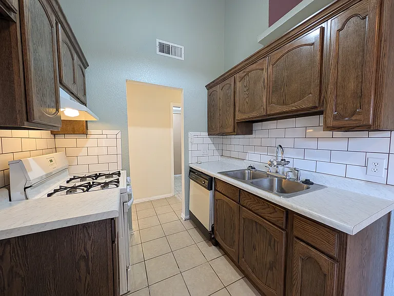 5949 Bridalveil Dr — Photo 11