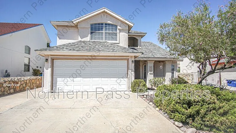 3 bed, 2.5 bath, 2024 sqft, $1,975 — Photo 1