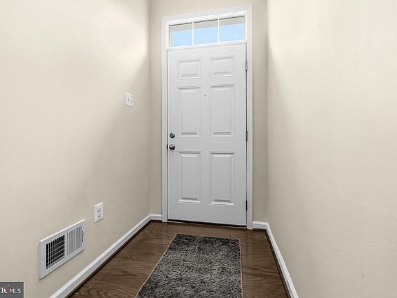 4th image of 20211 Capital Ln