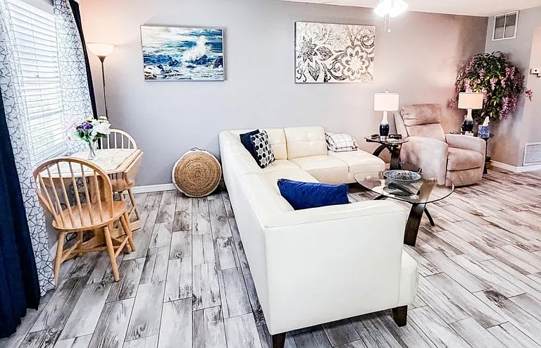 15 Vista Palm Ln — Photo 3