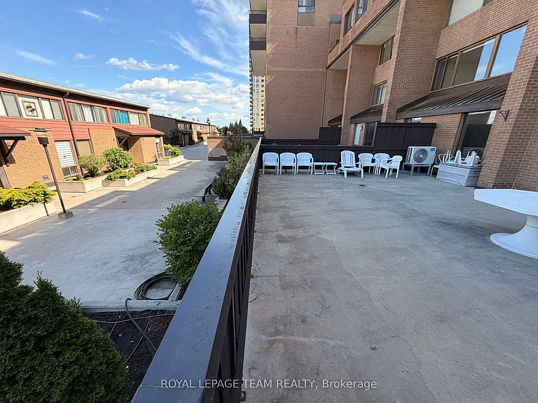 515 Saint Laurent Blvd #318 — Photo 21