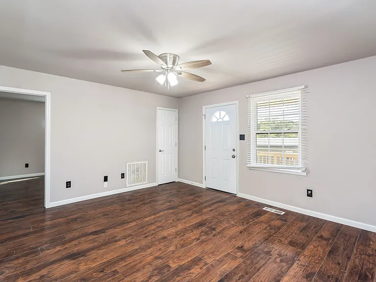 110 Humphrey Way — Photo 8