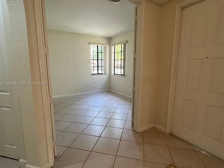 2816 Kinsington Cir #28-1 — Photo 15