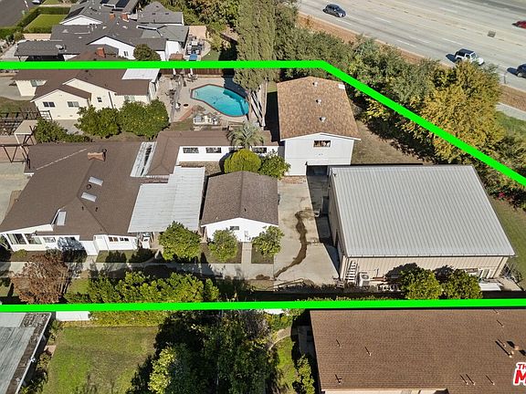 4th image of 5708 Gentry Ave