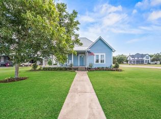 664 Laurel St S, Matagorda, TX 77457