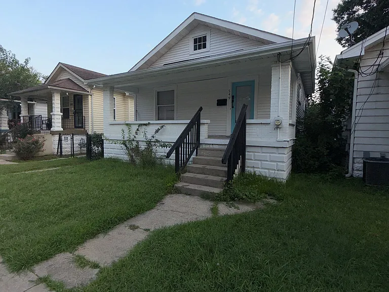 549 Beecher St — Photo 1
