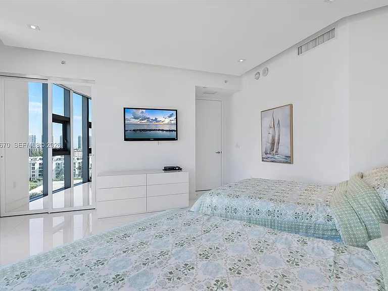 17475 Collins Ave #504 — Photo 41