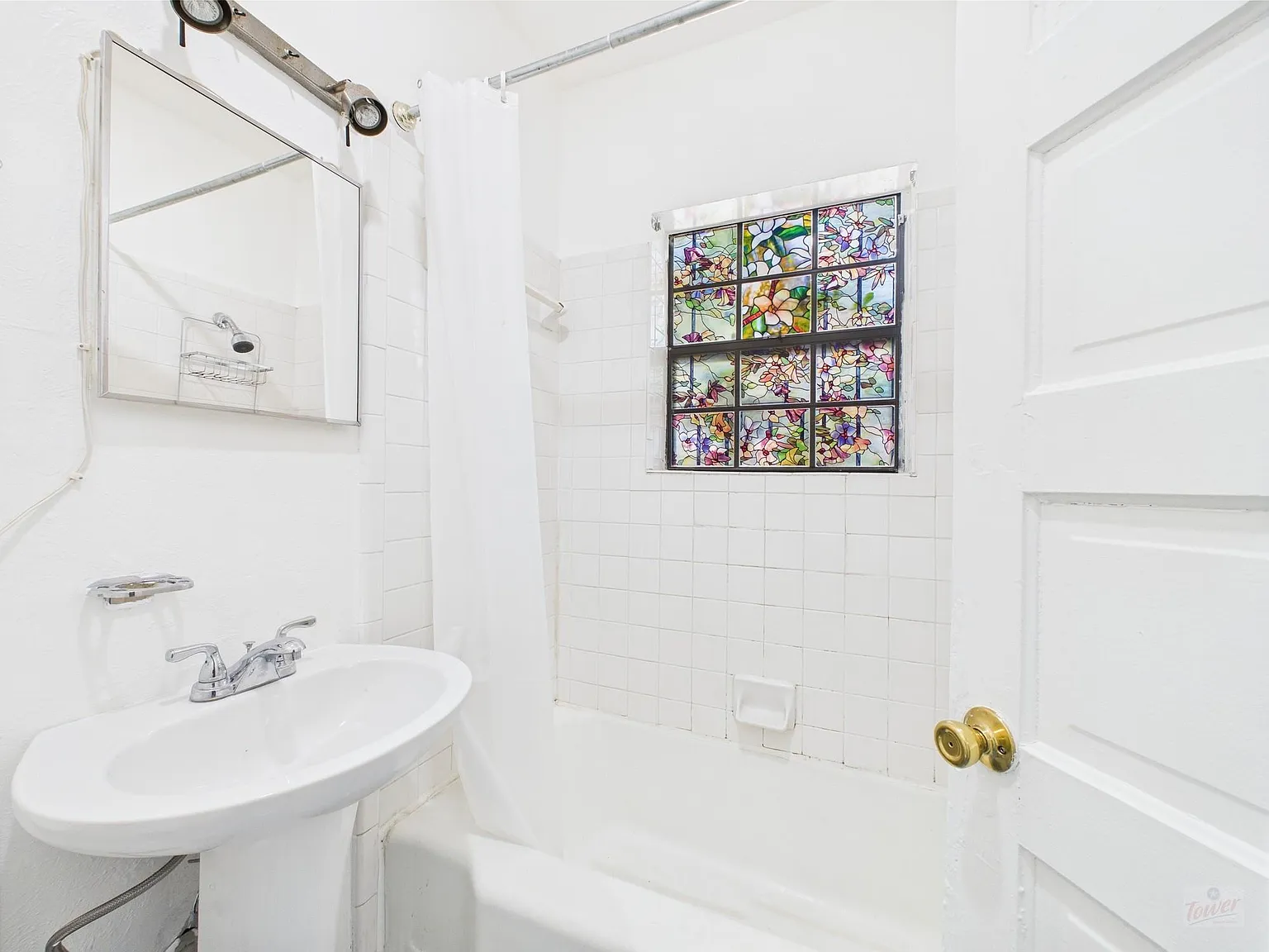 Studio, 1.0 bath, 300 sqft, $750 — Photo 4