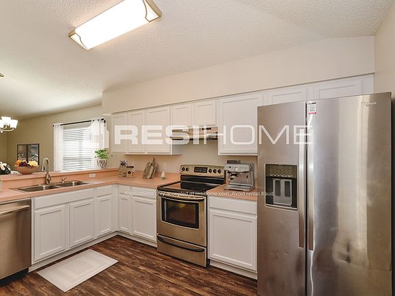 3rd image of 2601 Chatham Cir
