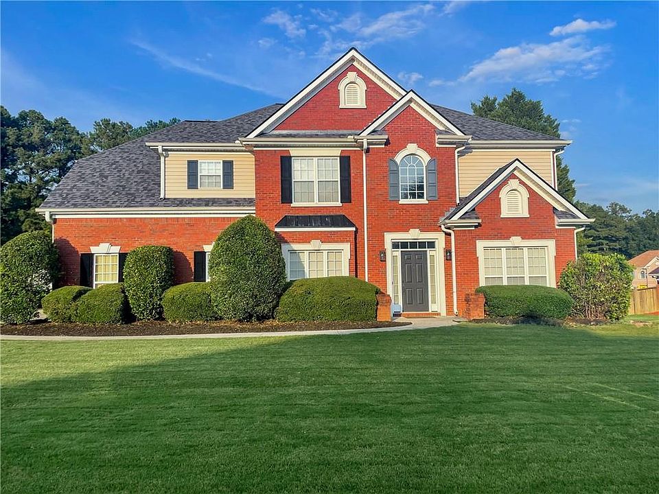 1st image of 206 Thorn Berry Way
