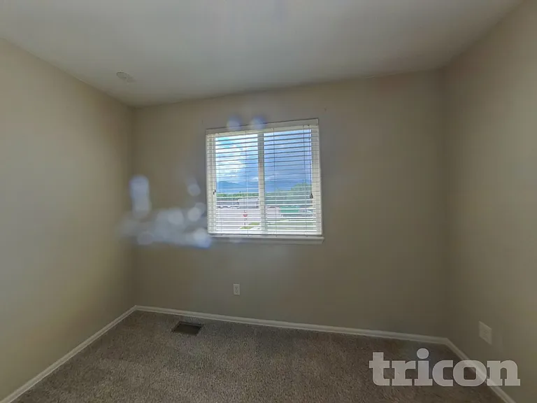 2728 Sierra Springs Dr — Photo 11