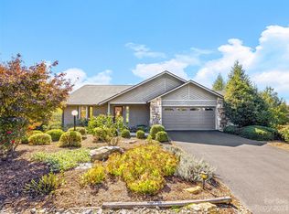 46 Hillcreek Dr, Asheville, NC 28804