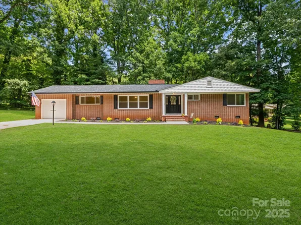 1123 Timberlane Dr, Lincolnton, NC 28092