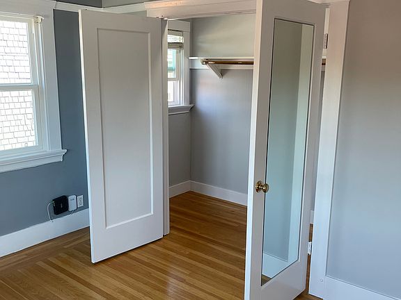 Walk in Closet Bedroom 1