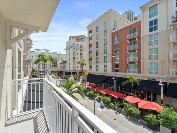 7275 SW 90th St #C208, Miami, FL 33156