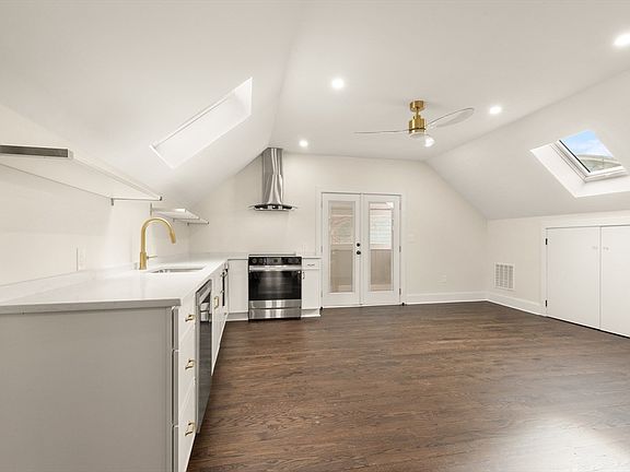 4th image of 59 Wenham St Floor 3
