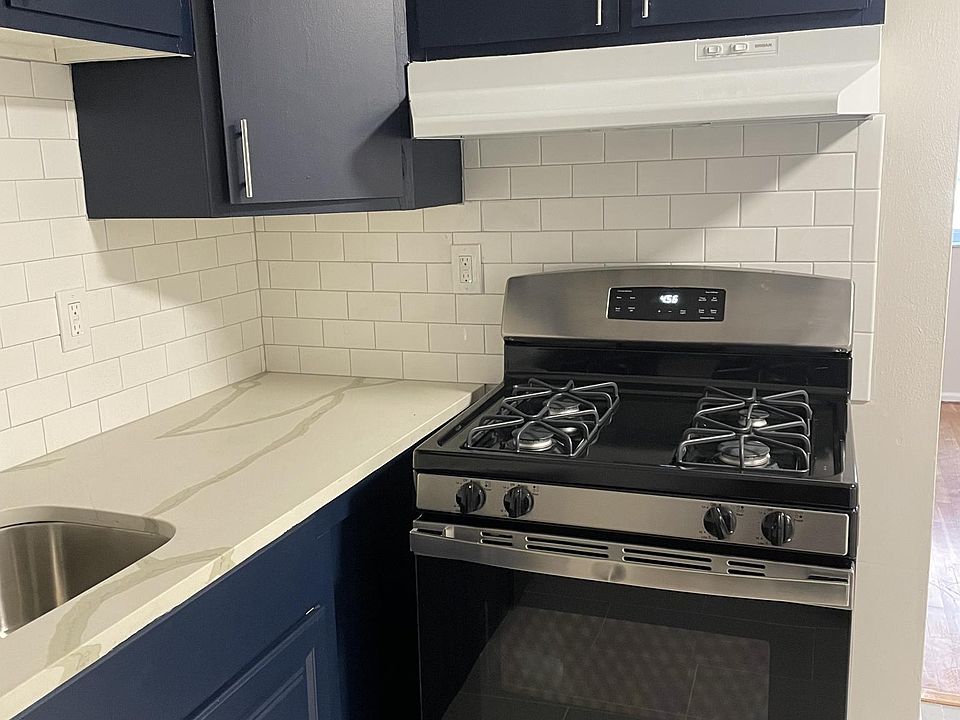 1st image of A3-5092 Waterman Ave