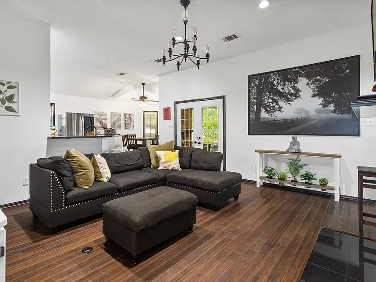 2902 Arroyo Ct S — Photo 18