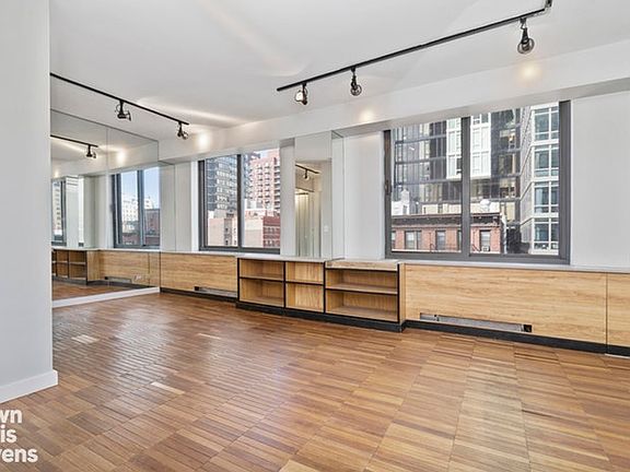 3rd image of 1632 2nd Ave #605