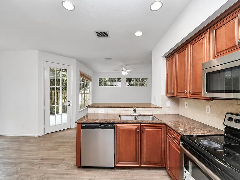 103 E Lakeridge Dr — Photo 18