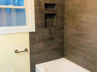201 Curtis Ave #B, Burlington, VT 05408