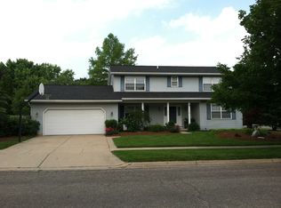 852 Spring Mill Dr, Haslett, MI 48840