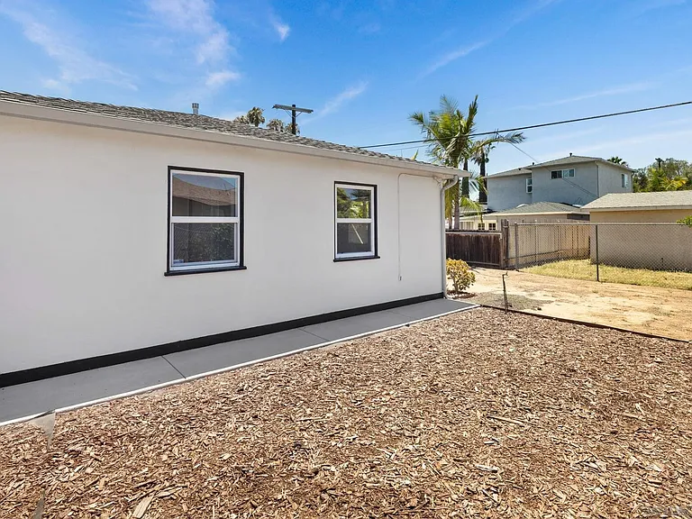 620 Minot Ave — Photo 36