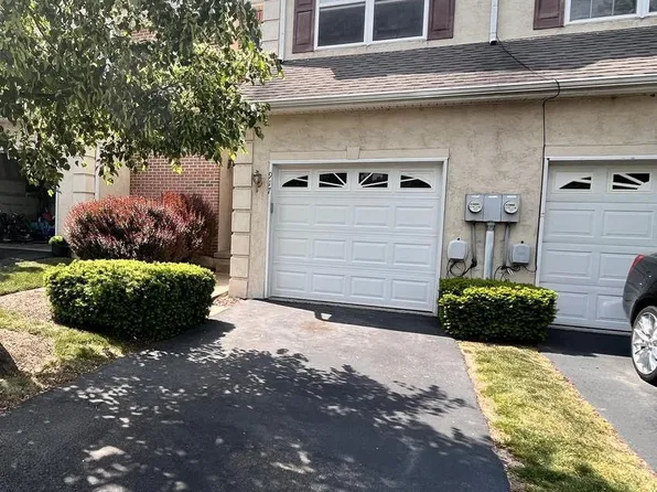 917 Carrington Dr, Red Hill, PA 18076