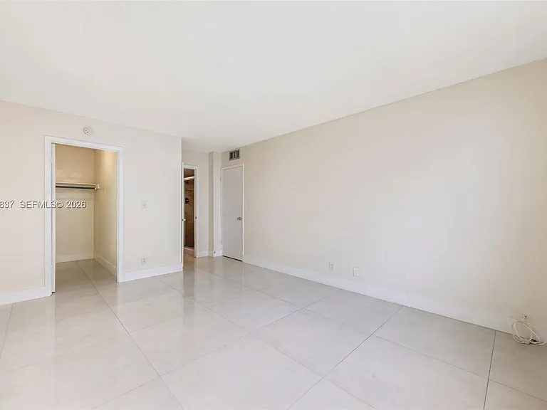 430 Golden Isles Dr #707 — Photo 7