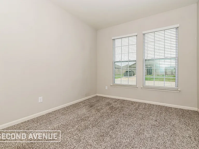 2005 Jeanine Dr — Photo 16