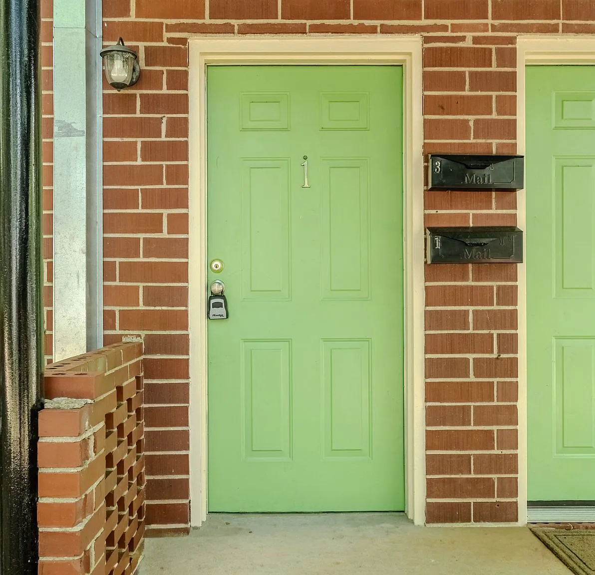 2BR on UGA Bus Route Minutes from UGA & Downtown Athens — Photo 3