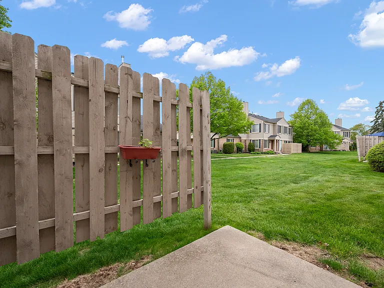 44558 Connecticut Ct — Photo 11