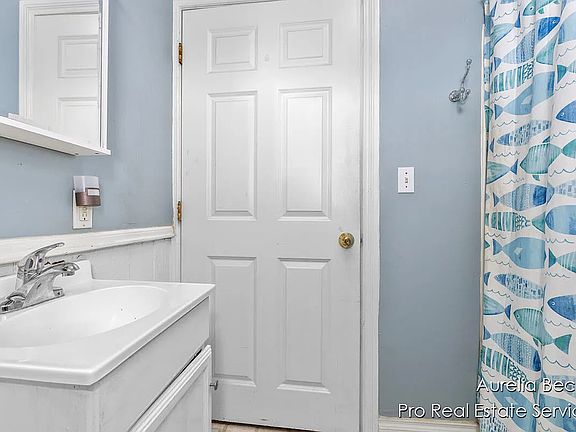 Updated Bathroom and Vanity