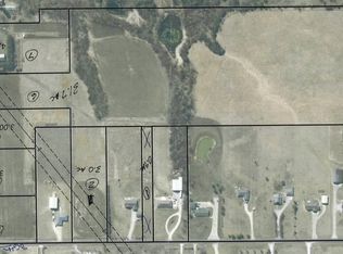 8433 NW Rochester Rd, Topeka, KS 66617