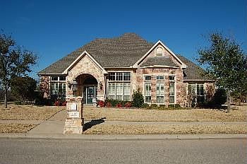 2nd image of 1121 Castle Bluff Cir