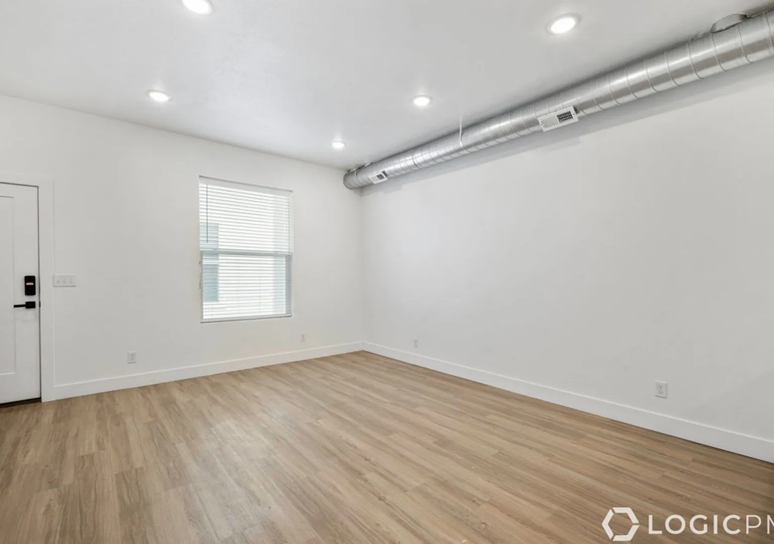 2 Bed / 1.5 Bath Townhome for Rent in Salt Lake City, UT — Photo 3