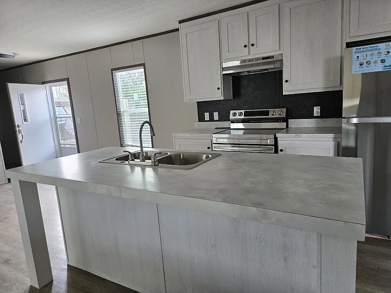 1208 Orient Ave — Photo 18