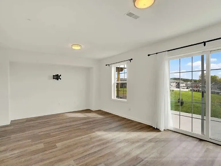 345 Avon Dr — Photo 9