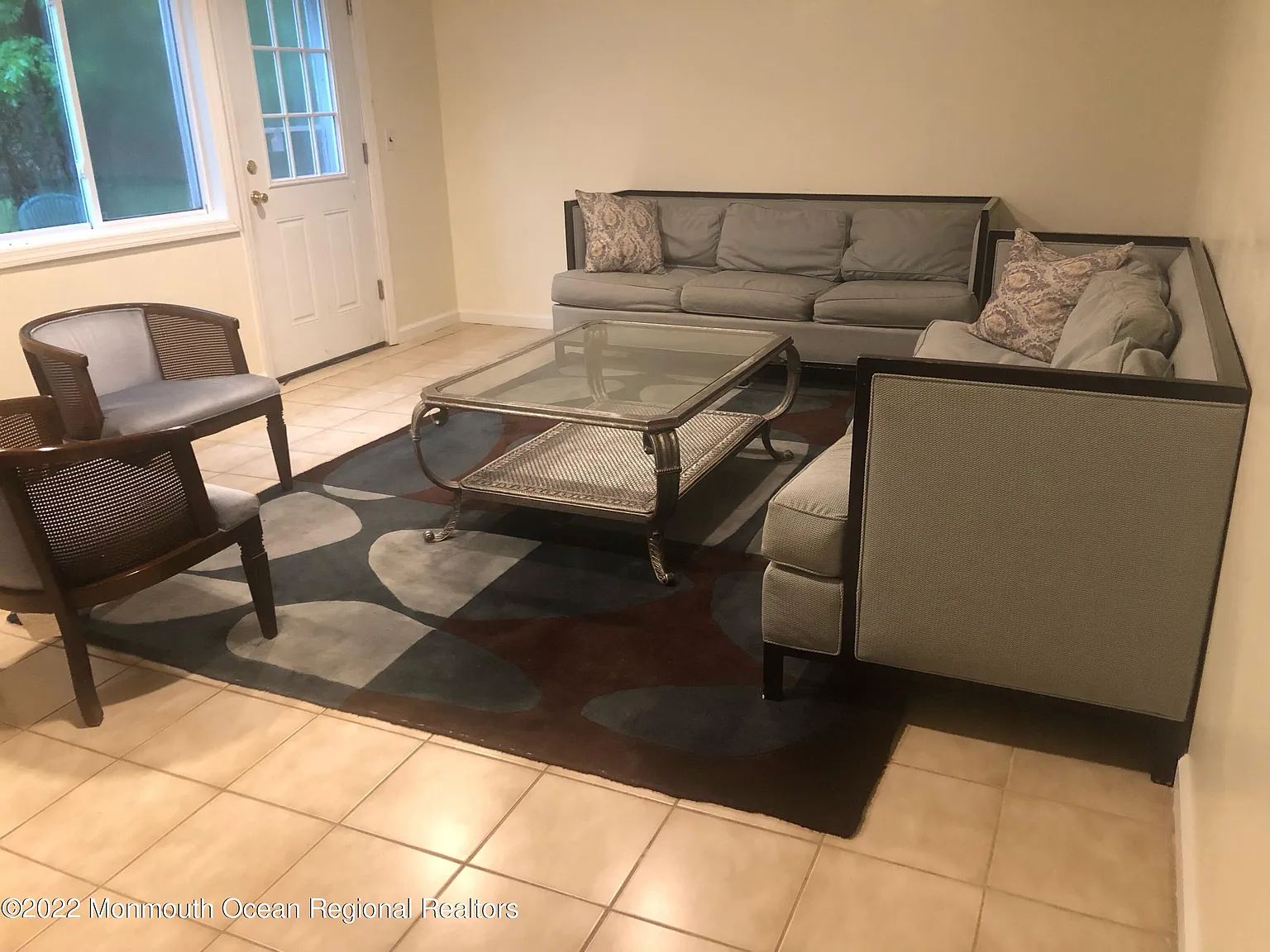 4 bed, 2150 sqft, $2,200 — Photo 2