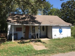 504 S 3rd St, Bonham, TX 75418