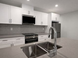 710 25th St NW #716B, Calgary, AB T2N 5A7